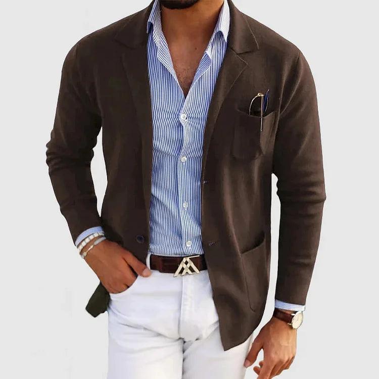 Elegante herren strickjacke mit taschen und reverskragen, einfarbig, langärmelig