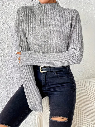 Schlank geschnittener Pullover mit zeitloser Eleganz und Rundhalsausschnitt