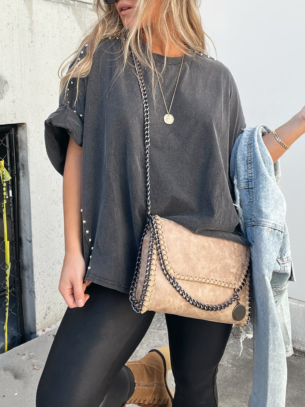 Perlenverziertes Oversized T-Shirt – Lässig Chic