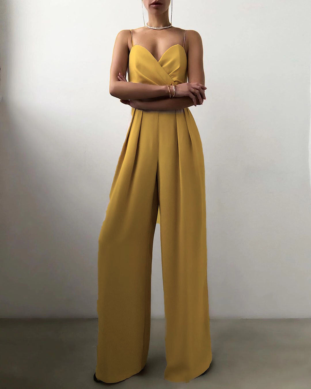 Rebecca – Jumpsuit mit geradem Bein und hoher Taille und Spaghettiträgern