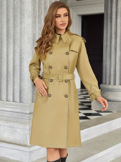 Moderner doppelreihiger Trenchcoat mit Gürtel und Revers