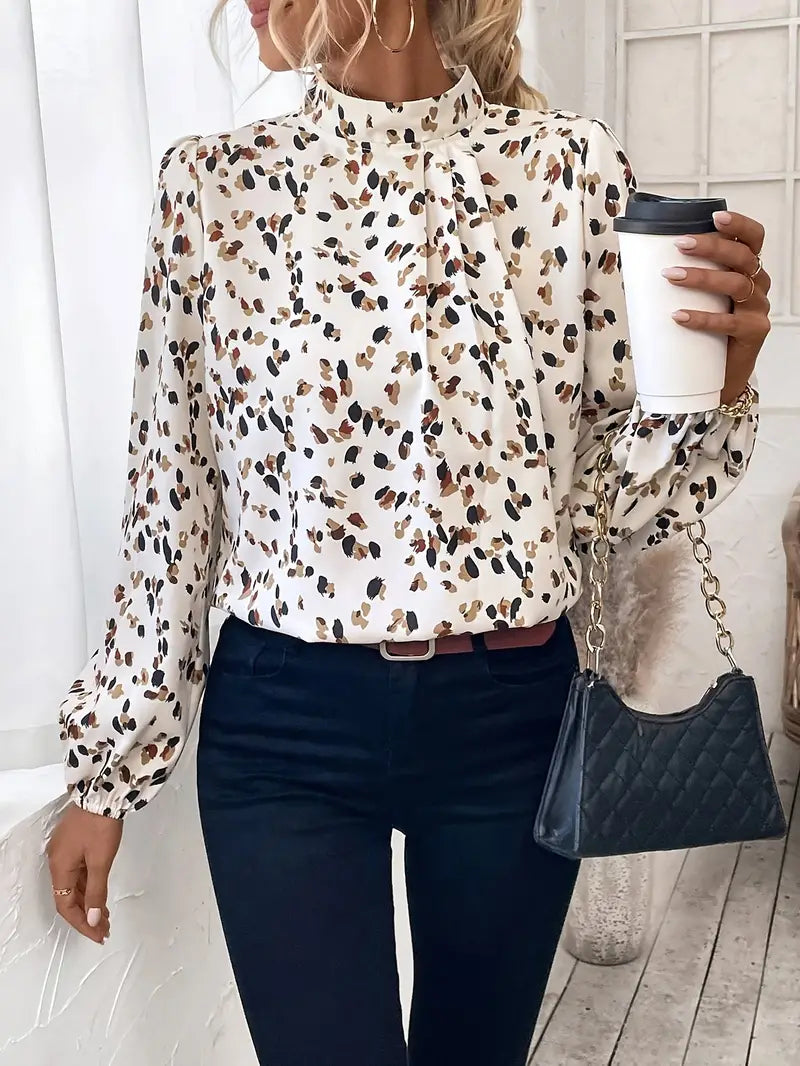 Statement-Bluse mit Plissee und Stehkragen im Allover-Print