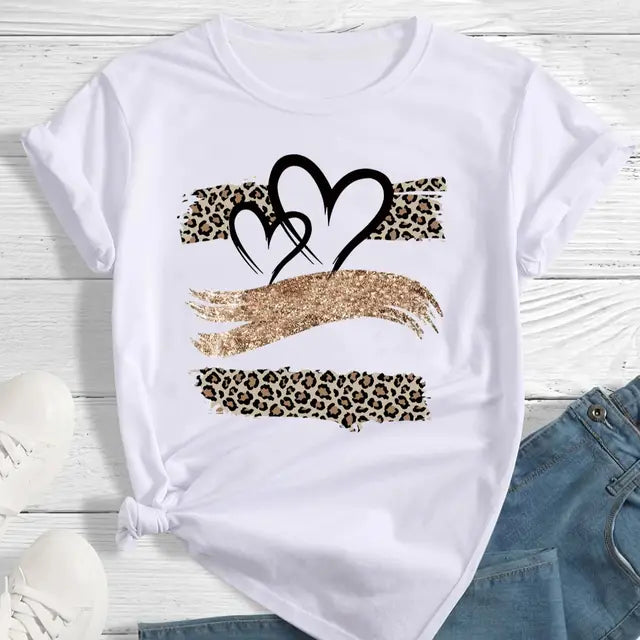 Clara - Weißes Herzen- und Leoparden-T-Shirt