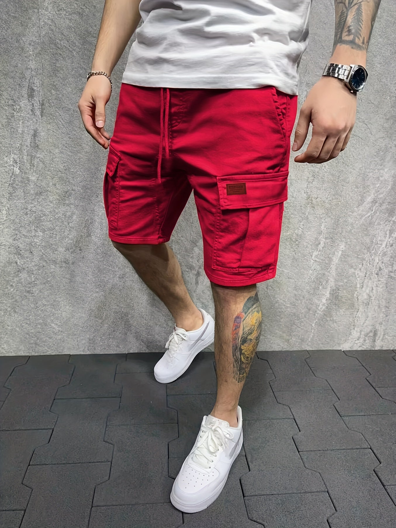 Schwarze Cargo-Shorts mit mehreren Taschen