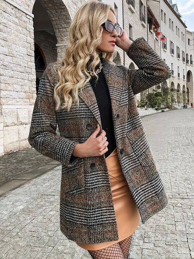 Zweireihiger Blazer in karierter Perfektion