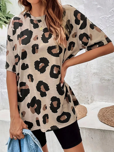 Harper – t-shirt mit leopardenmuster und rundhalsausschnitt